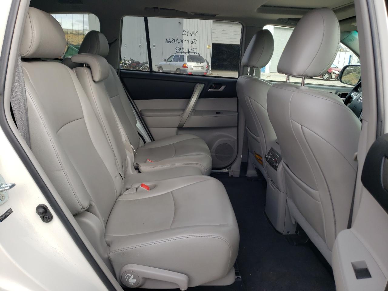 Photo 6 from auction – 2012 TOYOTA HIGHLANDER with VIN 5TDBK3EH9CS130377