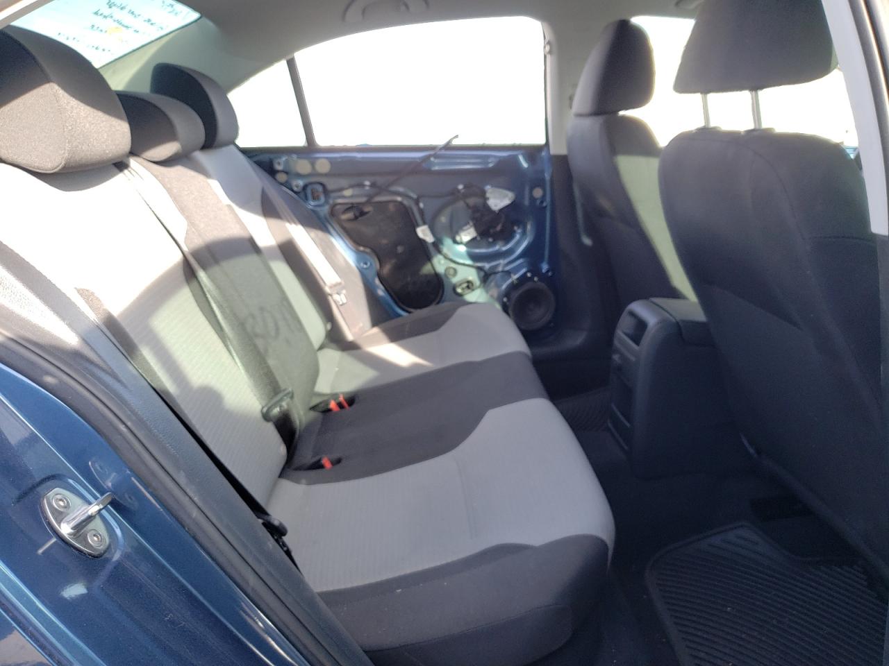 Photo 6 from auction – 2017 VOLKSWAGEN JETTA S with VIN 3VW2B7AJ8HM239613