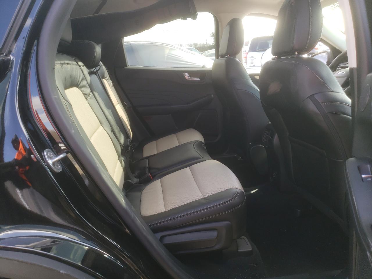 Photo 6 from auction – 2022 FORD ESCAPE TIT with VIN 1FMCU9DZ8NUA10916