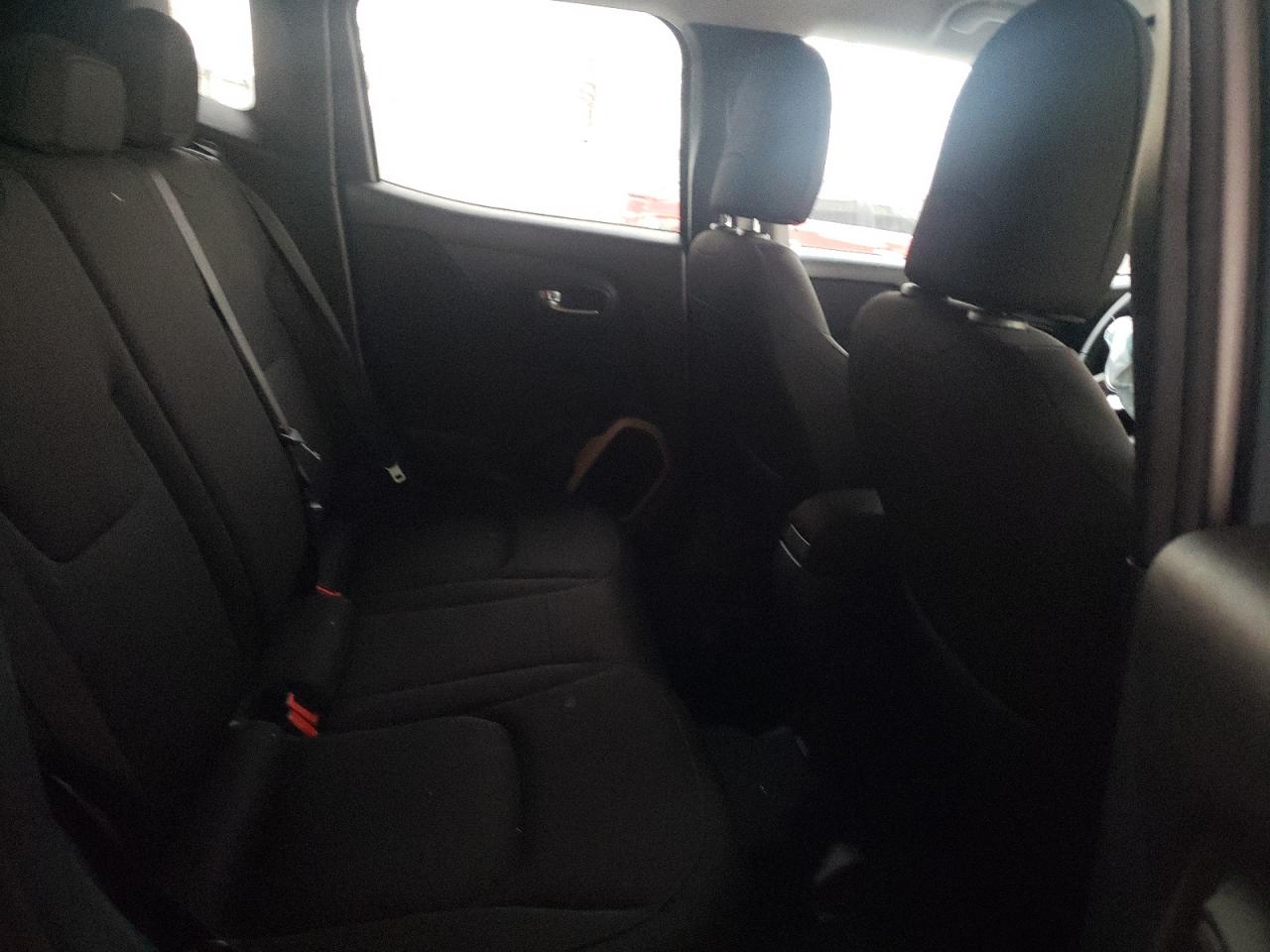 Photo 6 from auction – 2017 JEEP RENEGADE L with VIN ZACCJABB7HPF69500