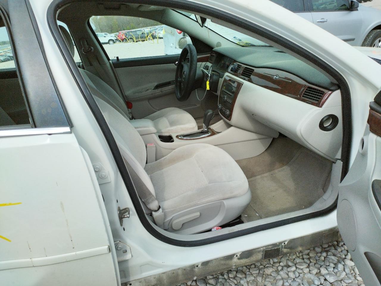 Photo 5 from auction – 2009 CHEVROLET IMPALA 1LT with VIN 2G1WT57N091306710