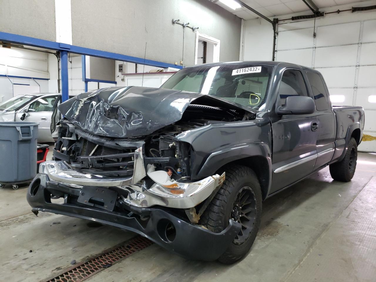 Photo 2 from auction – 2003 GMC NEW SIERRA with VIN 1GTEK19T33E304322