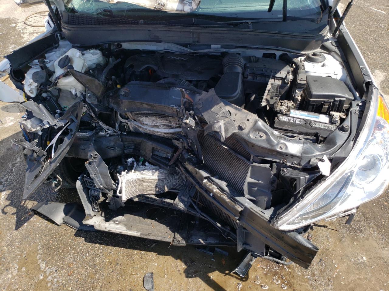 Photo 7 from auction – 2014 HYUNDAI SONATA SE with VIN 5NPEC4AC6EH828075