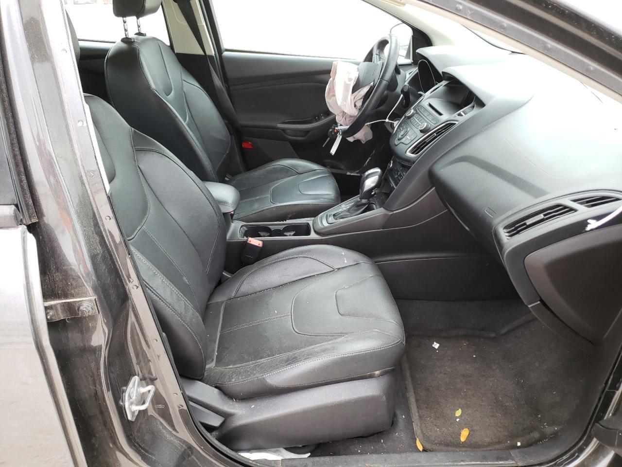Photo 5 from auction – 2015 FORD FOCUS SE with VIN 1FADP3F25FL304171