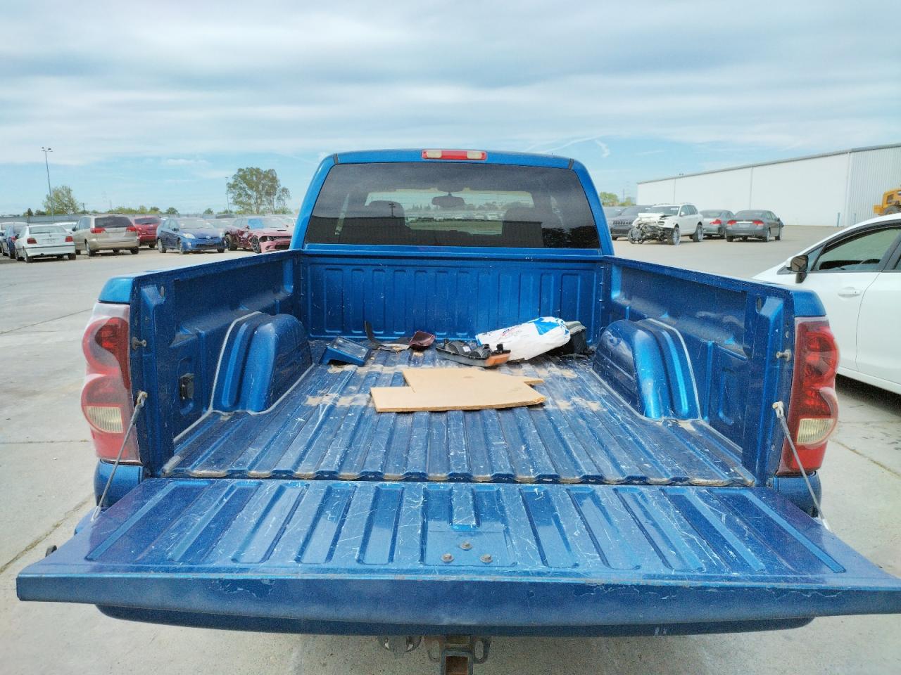 Photo 9 from auction – 2003 CHEVROLET SILVERADO with VIN 2GCEK19N031368594