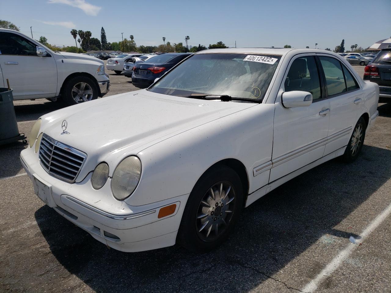 Photo 2 from auction – 2001 MERCEDES-BENZ E 320 with VIN WDBJF65J71B272282