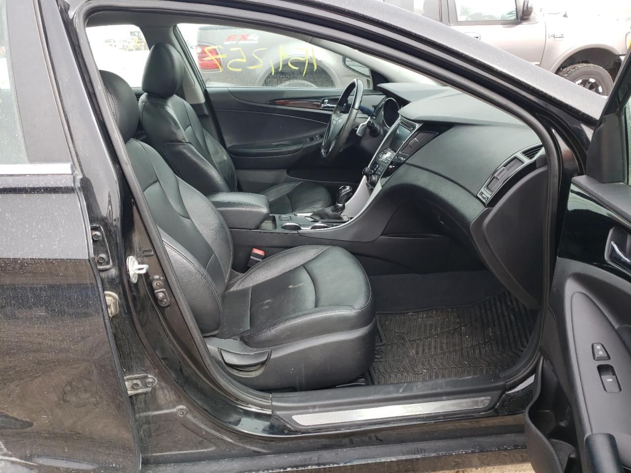 Photo 5 from auction – 2013 HYUNDAI SONATA SE with VIN 5NPEC4ABXDH655084