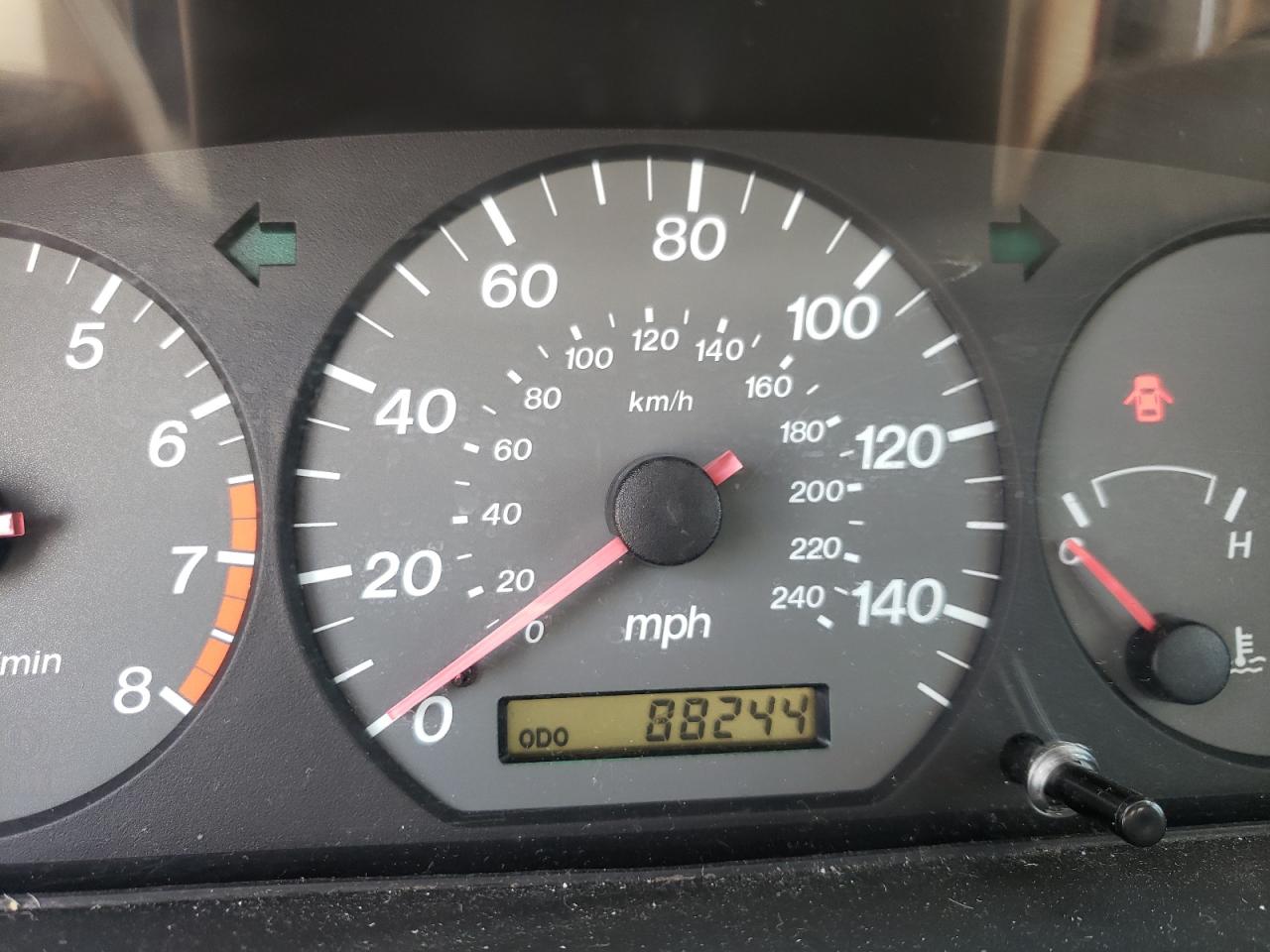 Photo 8 from auction – 2001 MAZDA 626 ES with VIN 1YVGF22C415246063