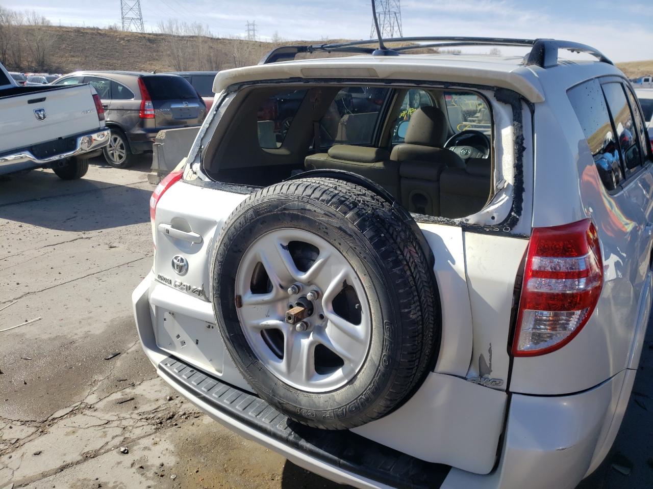 Photo 9 from auction – 2009 TOYOTA RAV4 LIMIT with VIN JTMBK31VX95075657