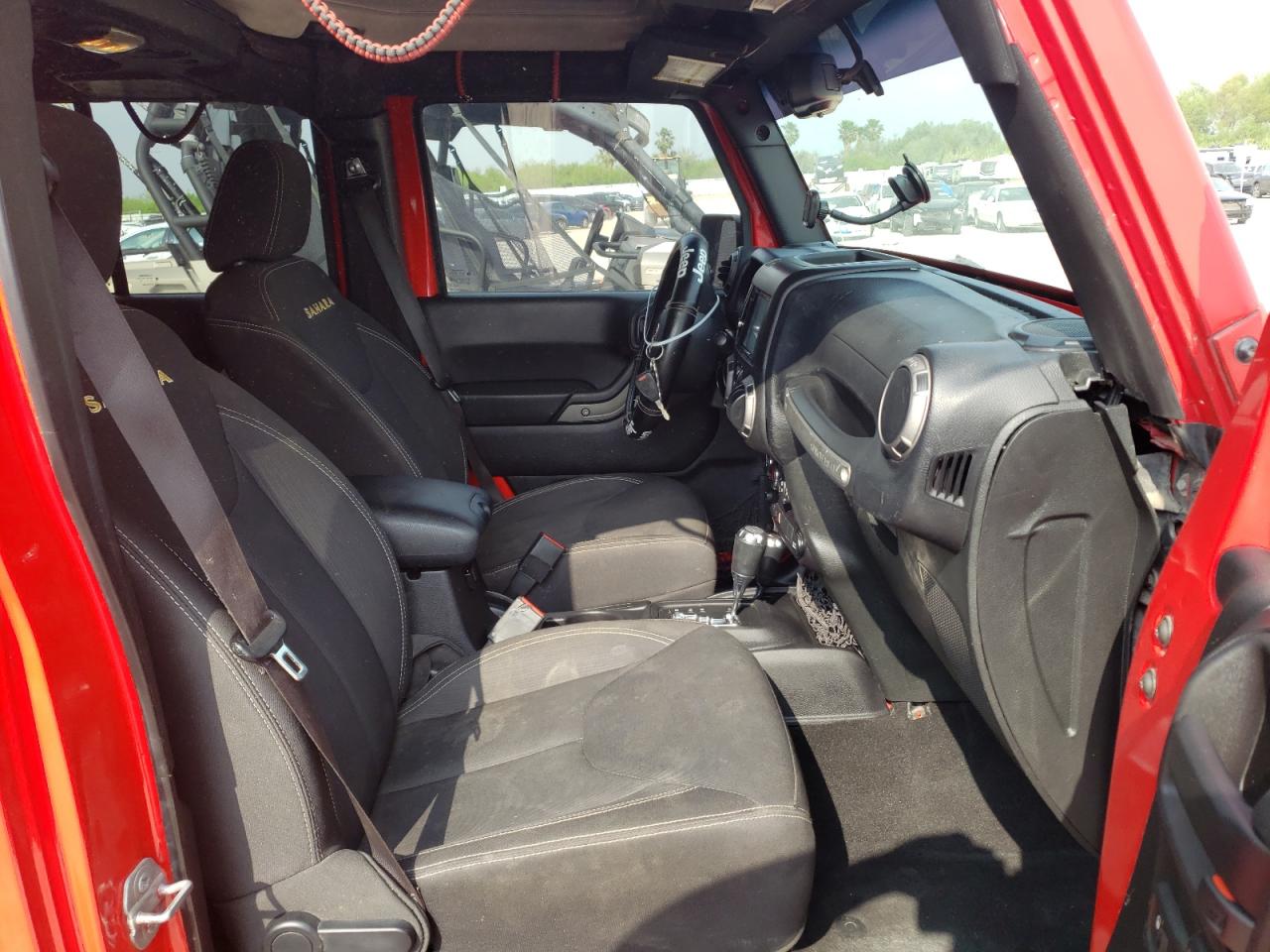 Photo 5 from auction – 2015 JEEP WRANGLER U with VIN 1C4BJWDG4FL749892