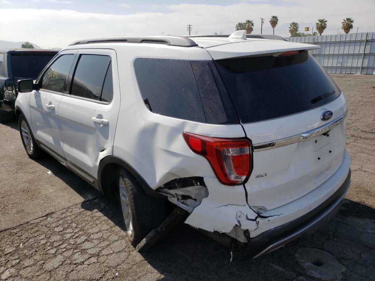 Photo 3 from auction – 2017 FORD EXPLORER X with VIN 1FM5K7D8XHGC61921