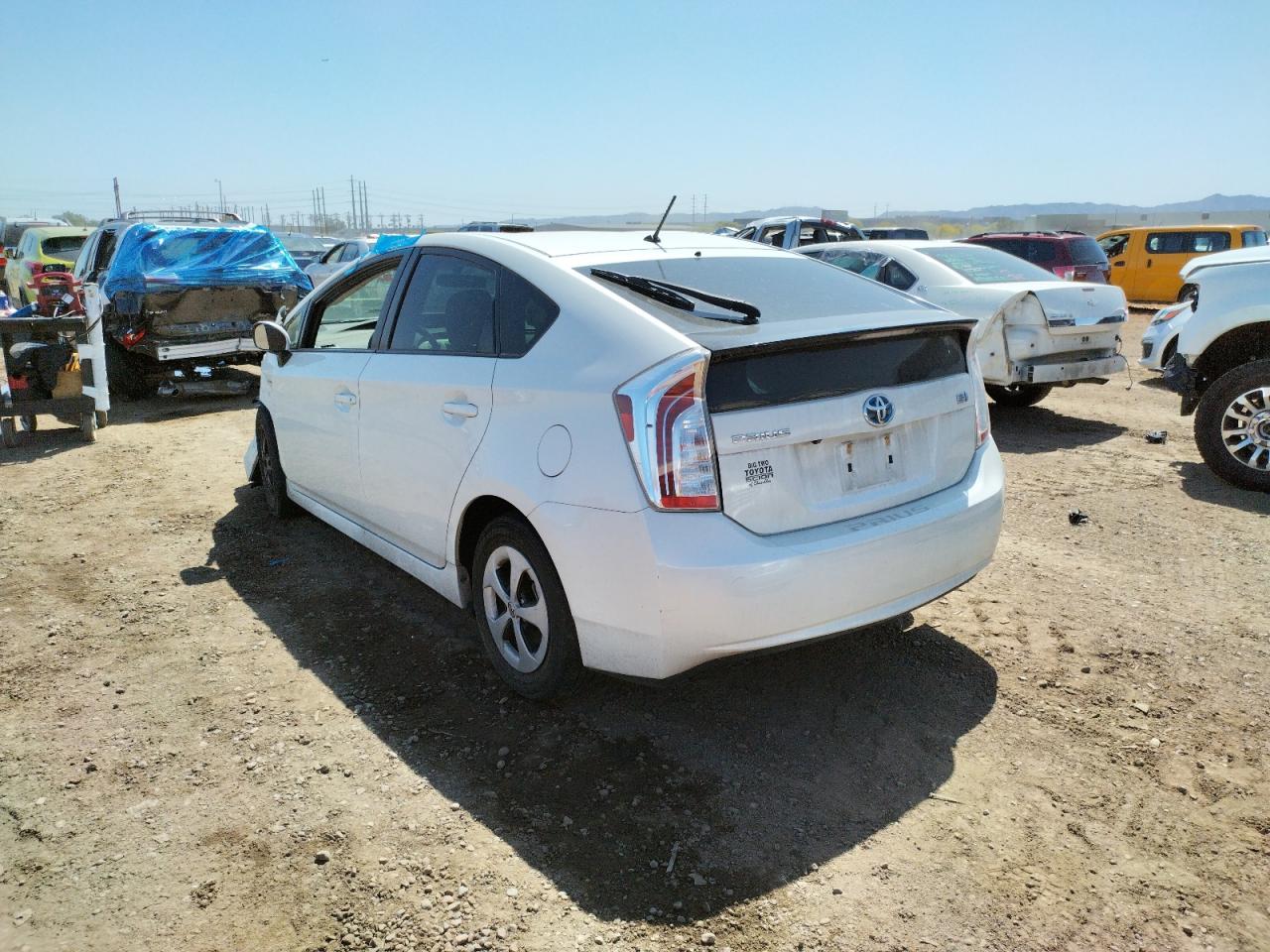 Photo 3 from auction – 2015 TOYOTA PRIUS with VIN JTDKN3DU0F0427003