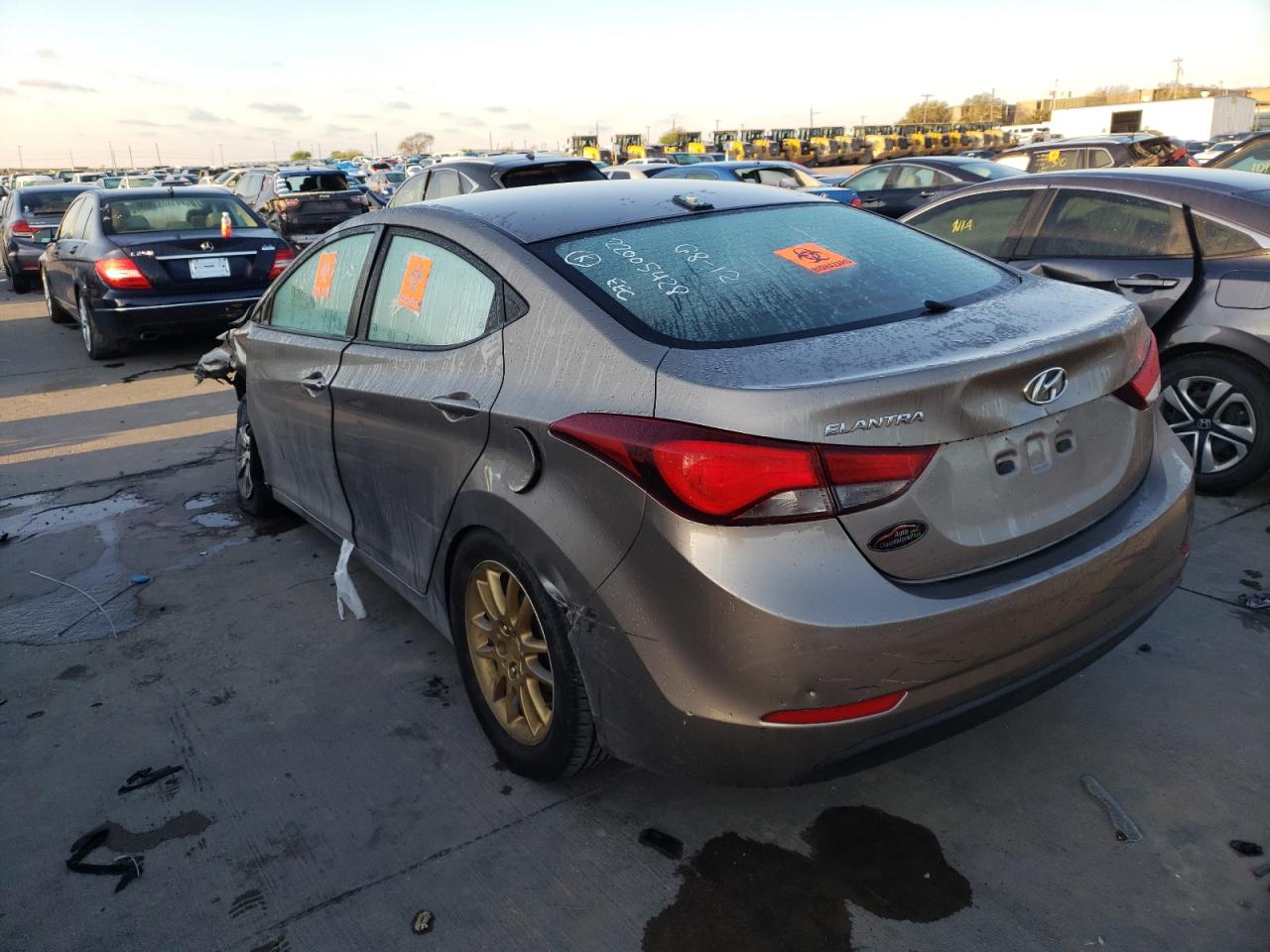 Photo 3 from auction – 2016 HYUNDAI ELANTRA SE with VIN 5NPDH4AE8GH682019
