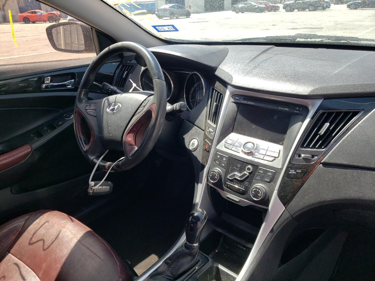 Photo 9 from auction – 2011 HYUNDAI SONATA SE with VIN 5NPEC4AC7BH273049