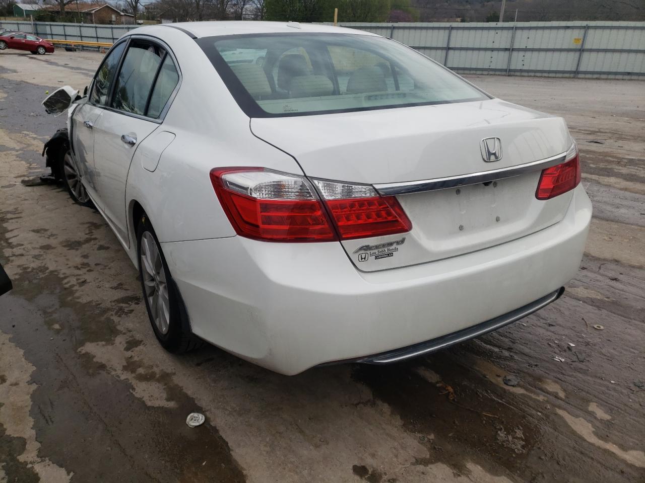 Photo 3 from auction – 2015 HONDA ACCORD with VIN 1HGCR2F83FA031761