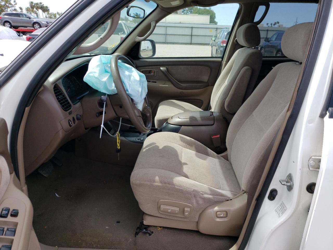 Photo 5 from auction – 2002 TOYOTA SEQUOIA SR with VIN 5TDZT34A72S107260