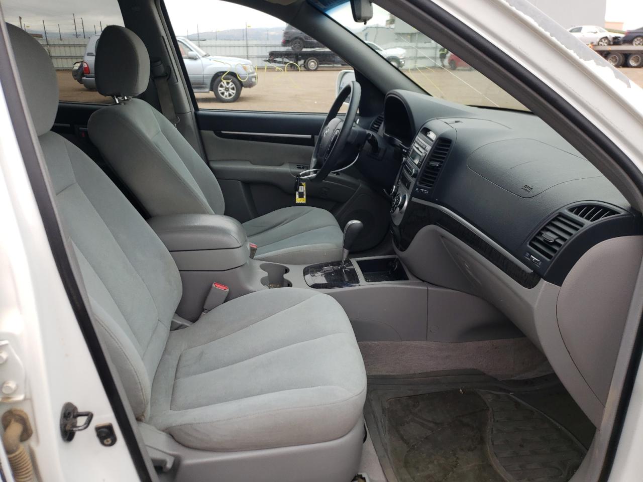Photo 5 from auction – 2008 HYUNDAI SANTA FE G with VIN 5NMSG73D98H130365