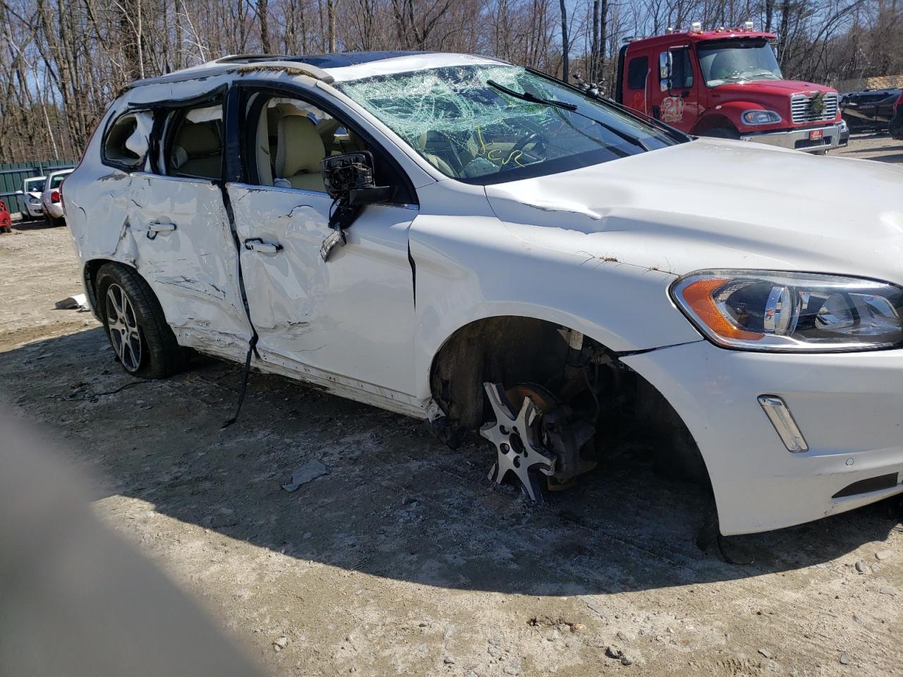Photo 9 from auction – 2015 VOLVO XC60 T6 PR with VIN YV4902RB1F2576598
