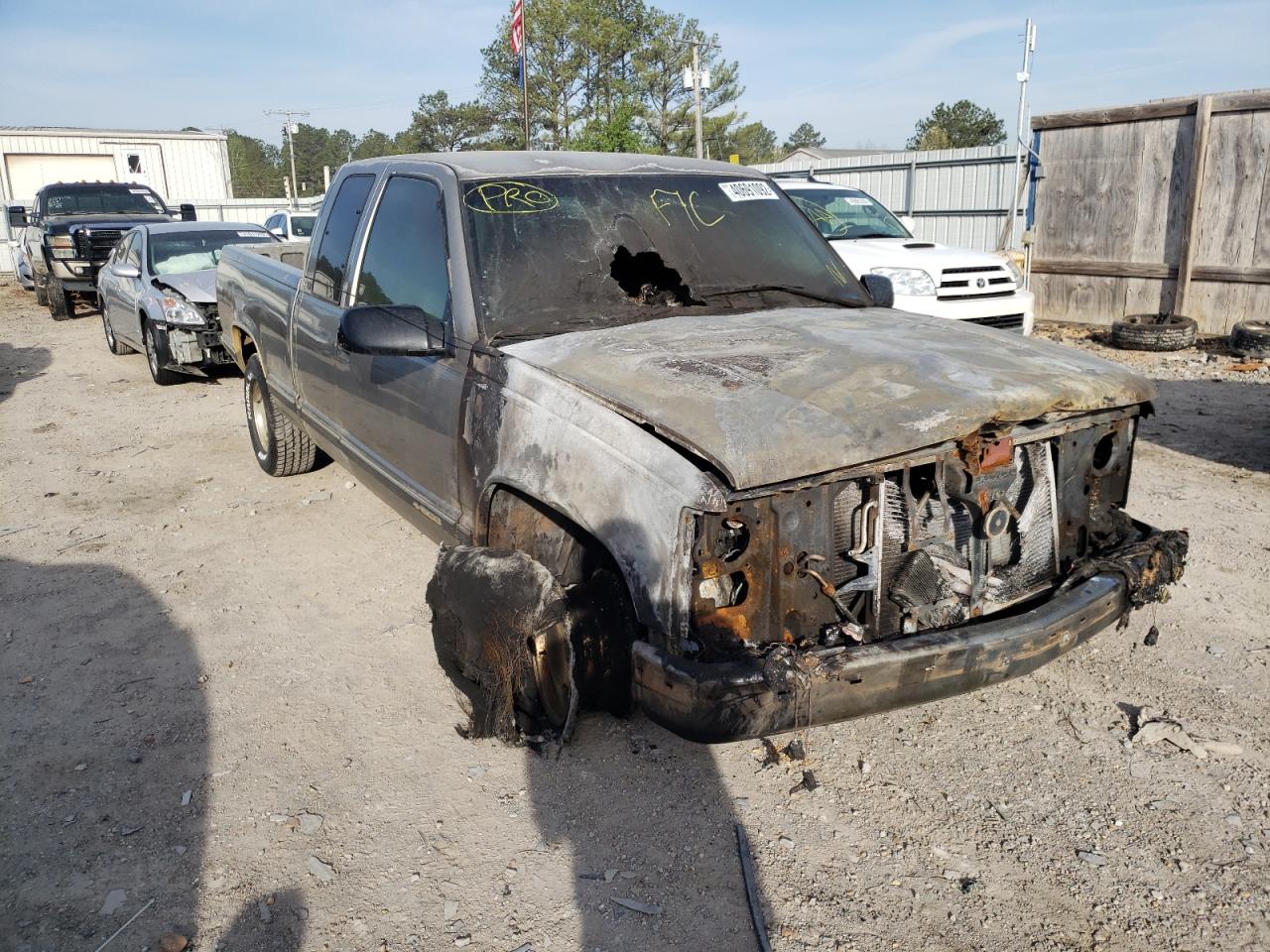 CHEVROLET GMT-400 C1 1998 with VIN 2GCEC19R5W1221126 - Photo from auction