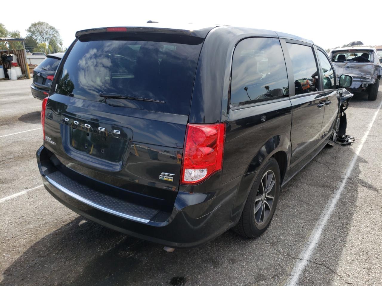 Photo 4 from auction – 2019 DODGE GRAND CARA with VIN 2C4RDGEG3KR614107