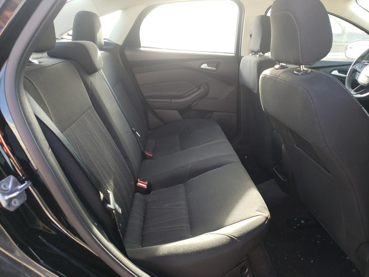Photo 6 from auction – 2018 FORD FOCUS SE with VIN 1FADP3F29JL265190