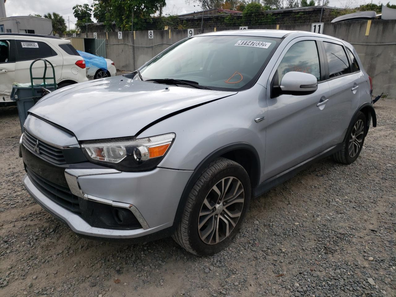 Photo 2 from auction – 2017 MITSUBISHI OUTLANDER with VIN JA4AP3AU3HZ046524