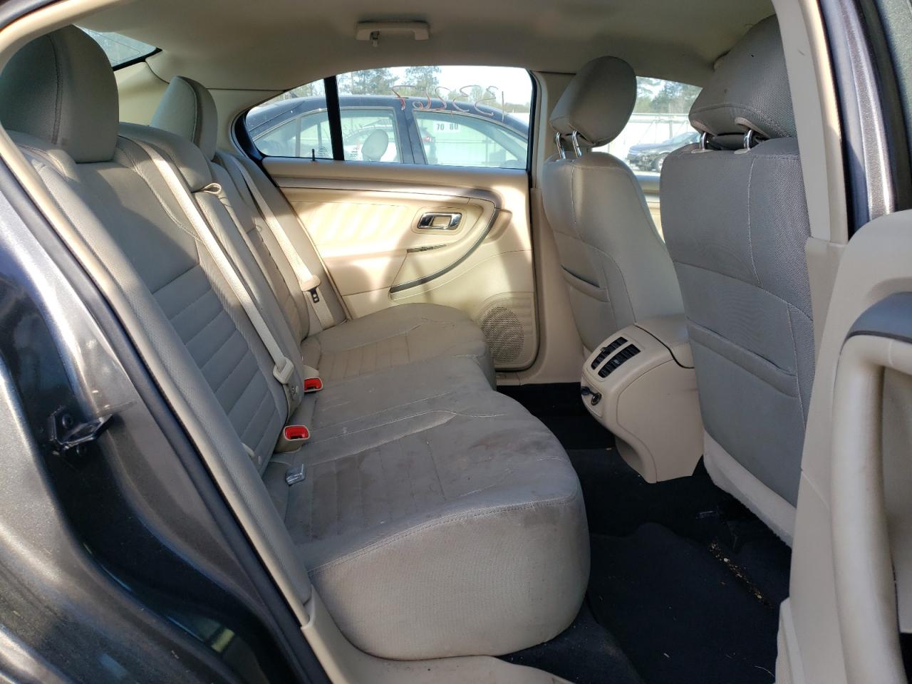 Photo 6 from auction – 2016 FORD TAURUS SE with VIN 1FAHP2D83GG116617