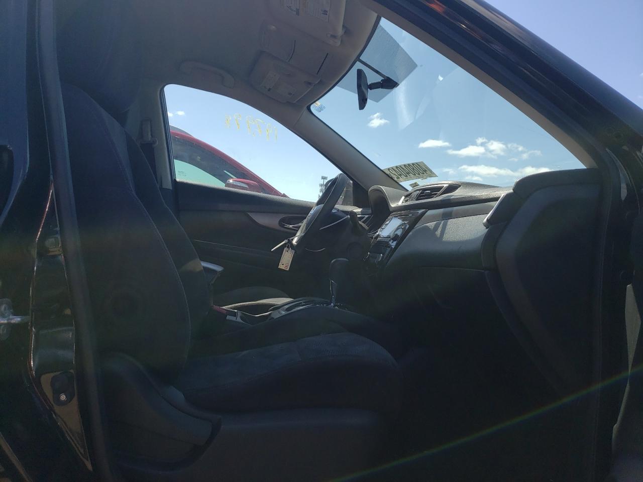 Photo 5 from auction – 2015 NISSAN ROGUE S with VIN KNMAT2MT3FP510256