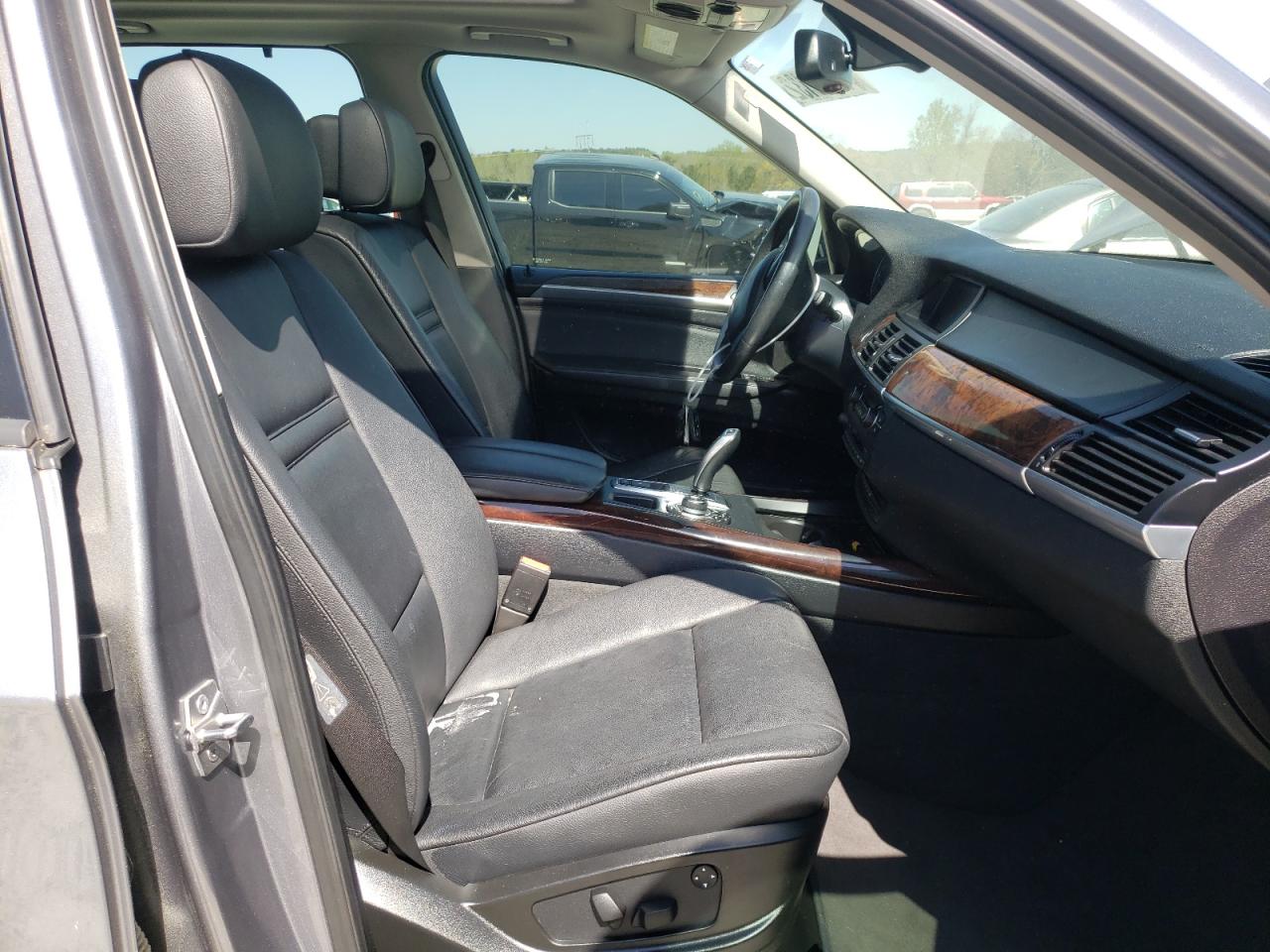 Photo 5 from auction – 2011 BMW X5 XDRIVE3 with VIN 5UXZV4C51BL402987