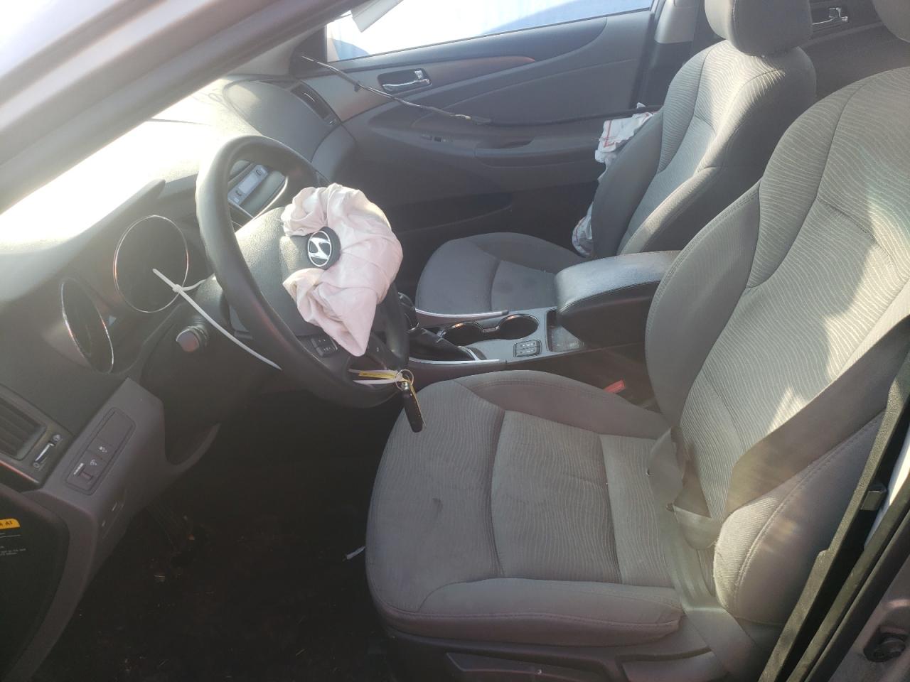 Photo 5 from auction – 2013 HYUNDAI SONATA HYB with VIN KMHEC4A44DA076211