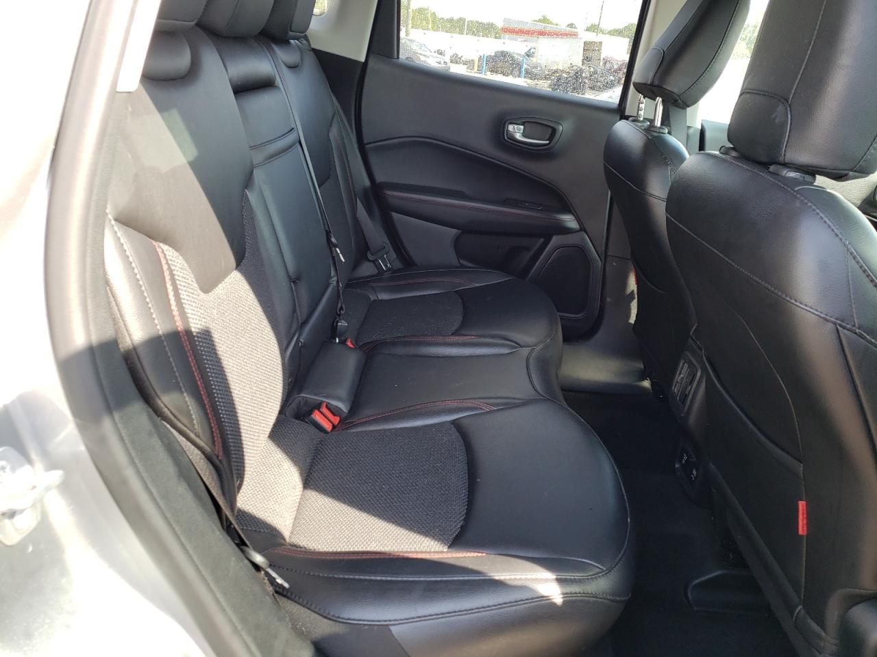 Photo 6 from auction – 2019 JEEP COMPASS TR with VIN 3C4NJDDB0KT721205