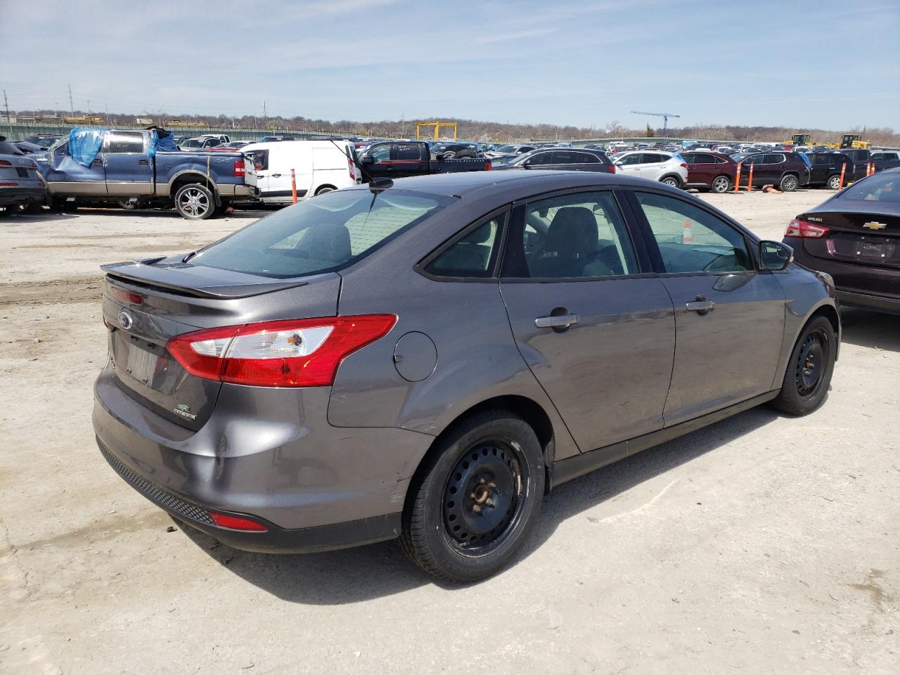Photo 4 from auction – 2013 FORD FOCUS SE with VIN 1FADP3F25DL244101