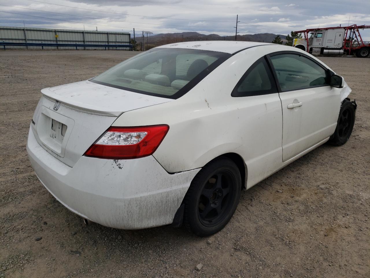 Photo 4 from auction – 2007 HONDA CIVIC EX with VIN 2HGFG11867H566199