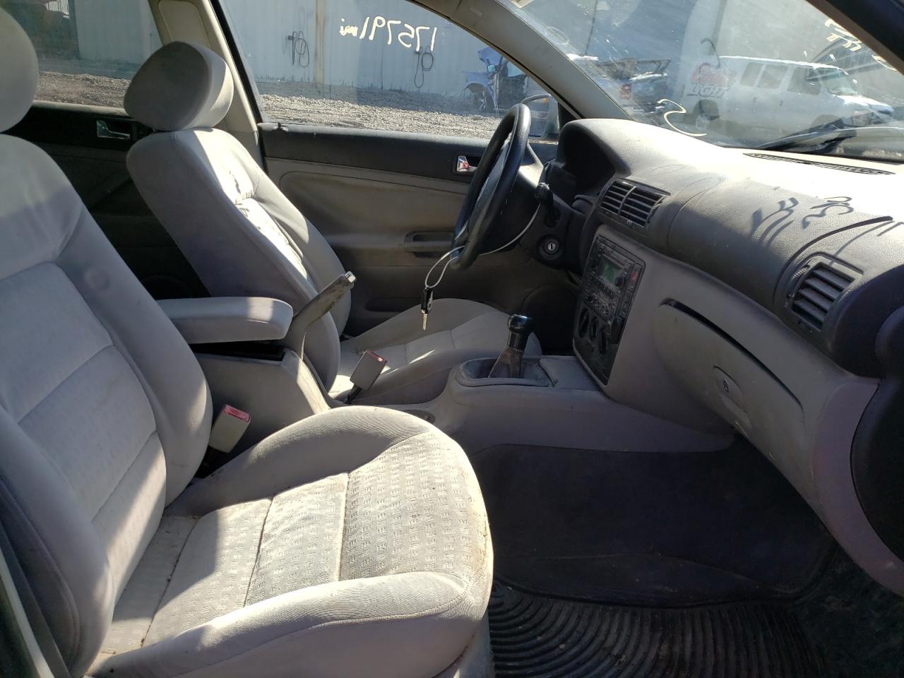 Photo 5 from auction – 2003 VOLKSWAGEN PASSAT GLS with VIN WVWPD63B13P352244