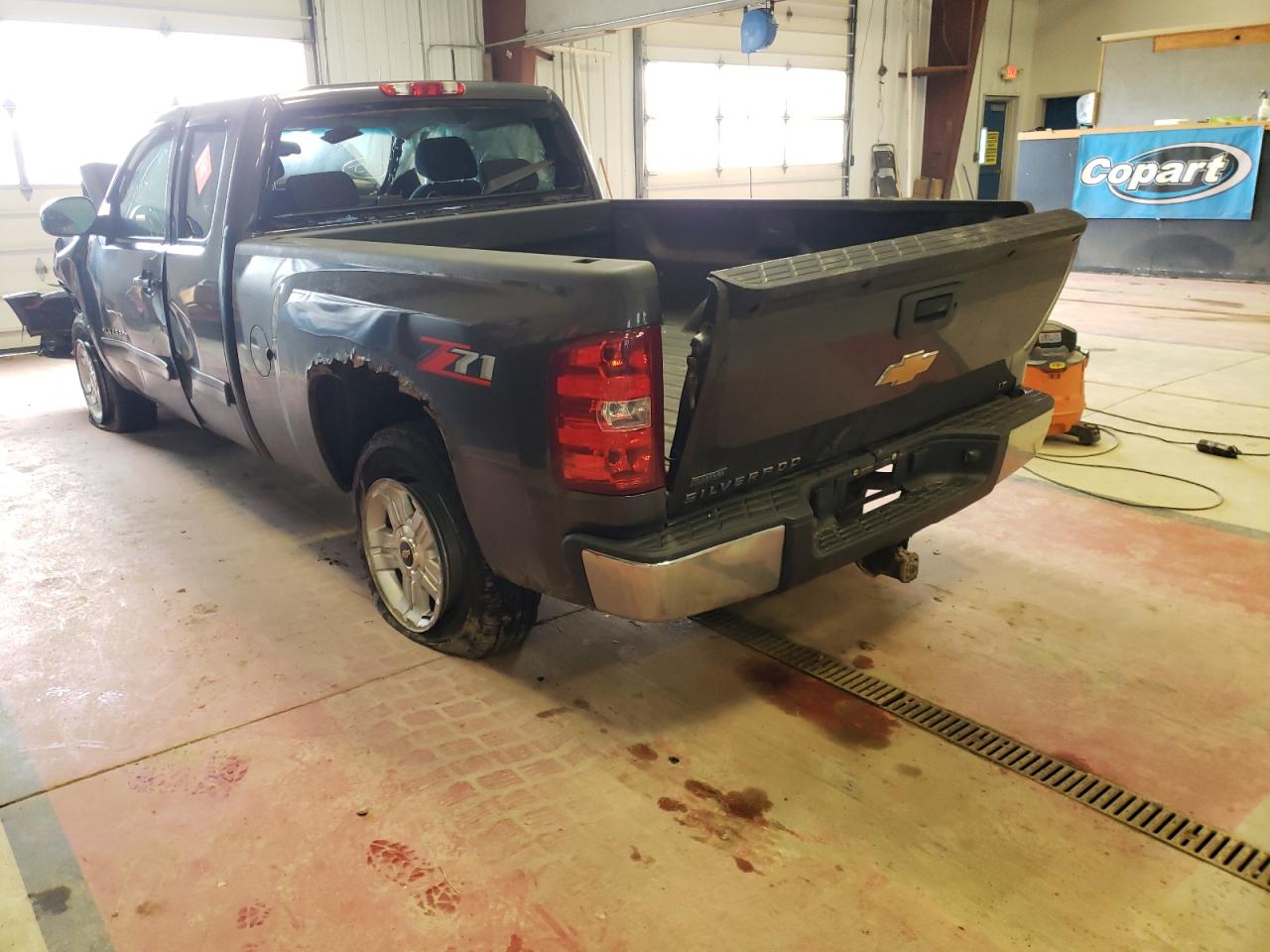 Photo 3 from auction – 2011 CHEVROLET SILVERADO with VIN 1GCRCSE00BZ108104