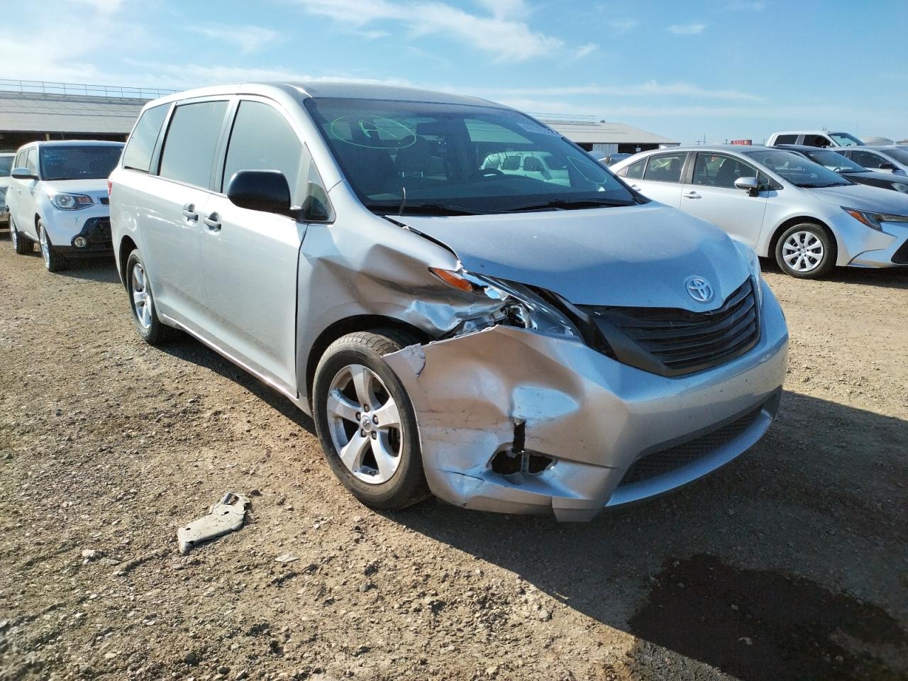 Photo 9 from auction – 2016 TOYOTA SIENNA with VIN 5TDZK3DC1GS736346