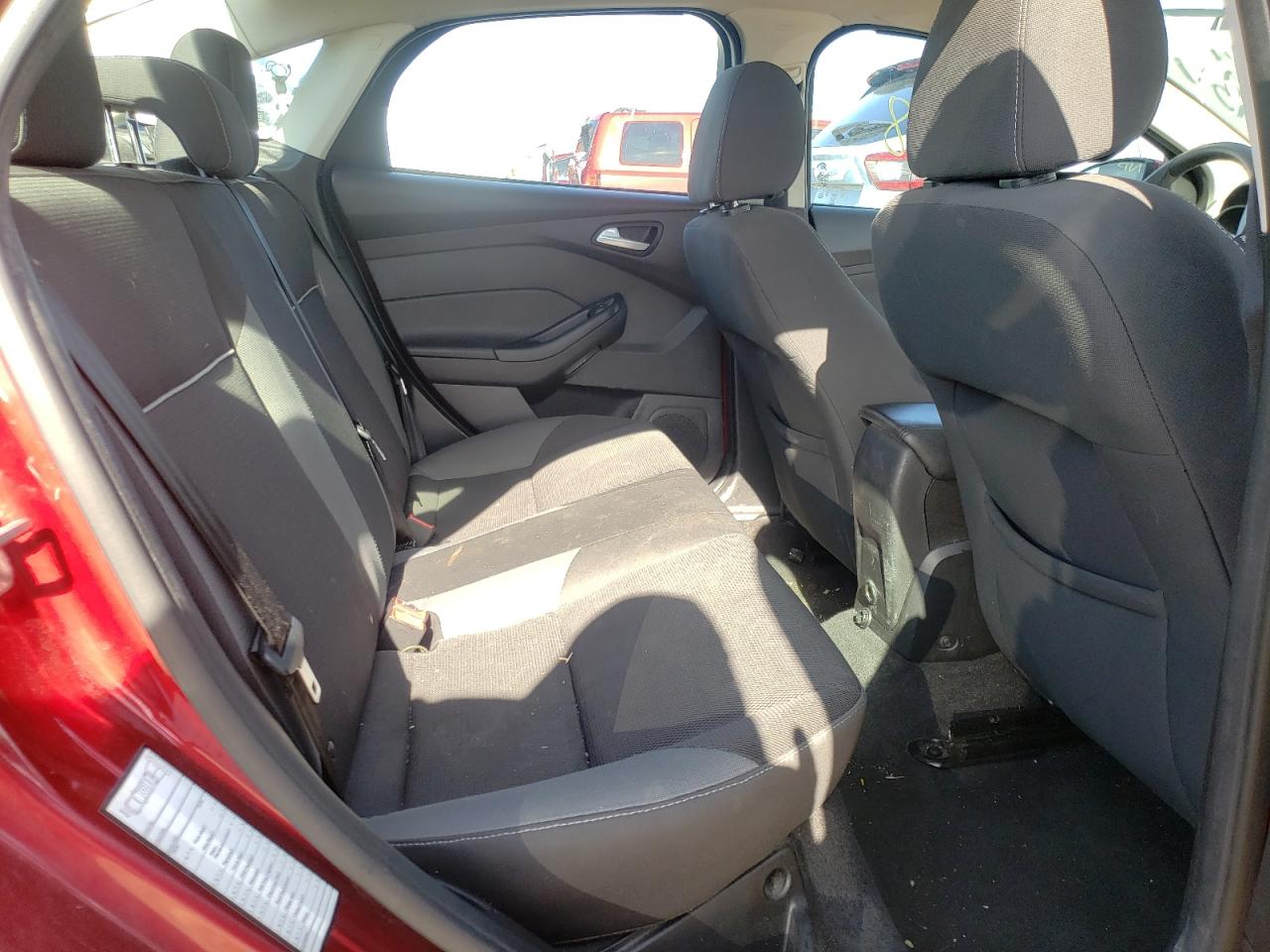 Photo 6 from auction – 2014 FORD FOCUS SE with VIN 1FADP3F25EL242009
