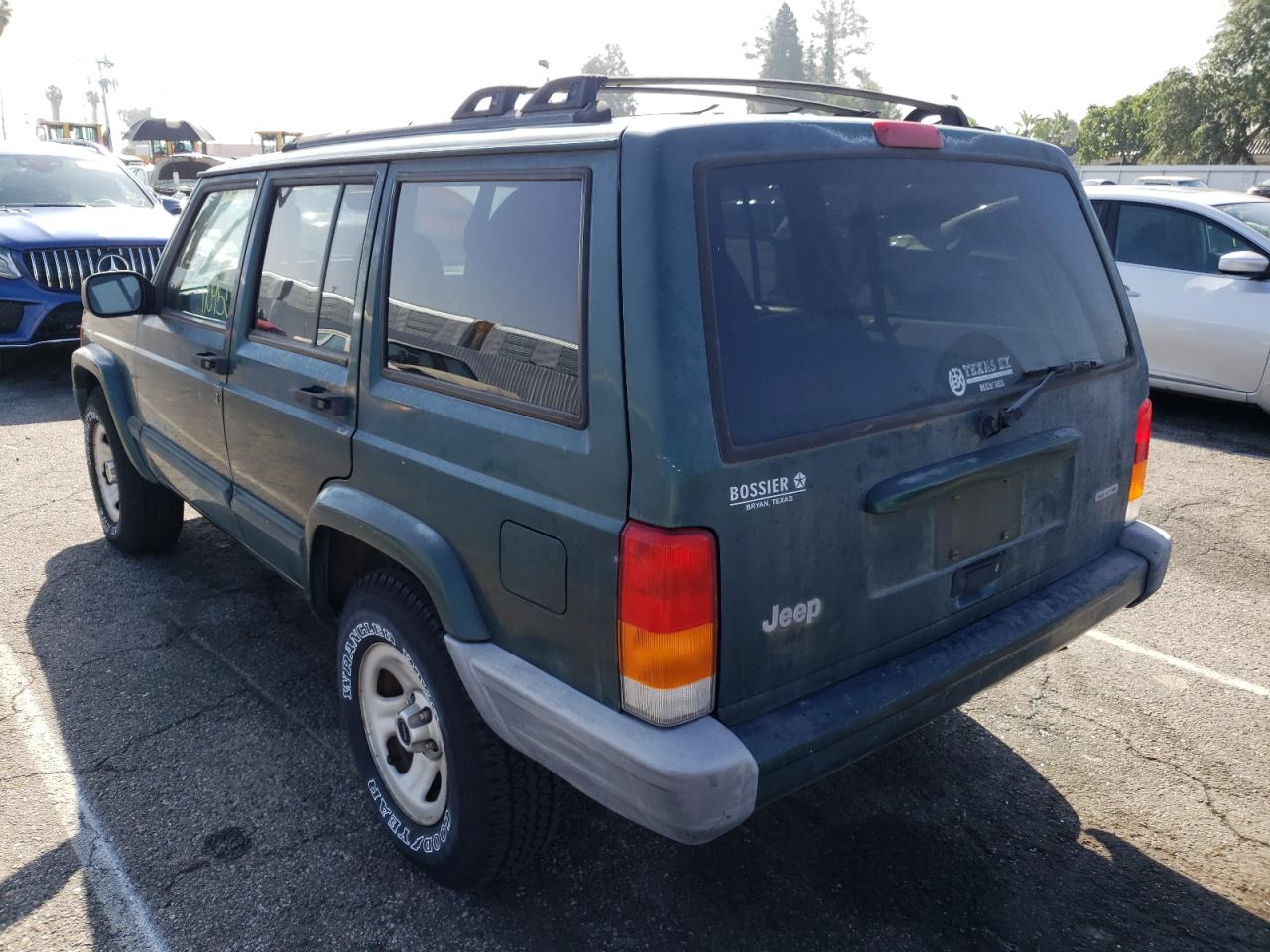 Photo 3 from auction – 2000 JEEP CHEROKEE S with VIN 1J4FT48S0YL163735