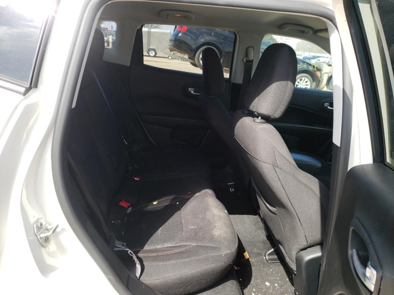 Photo 6 from auction – 2018 JEEP COMPASS SP with VIN 3C4NJDAB5JT261865
