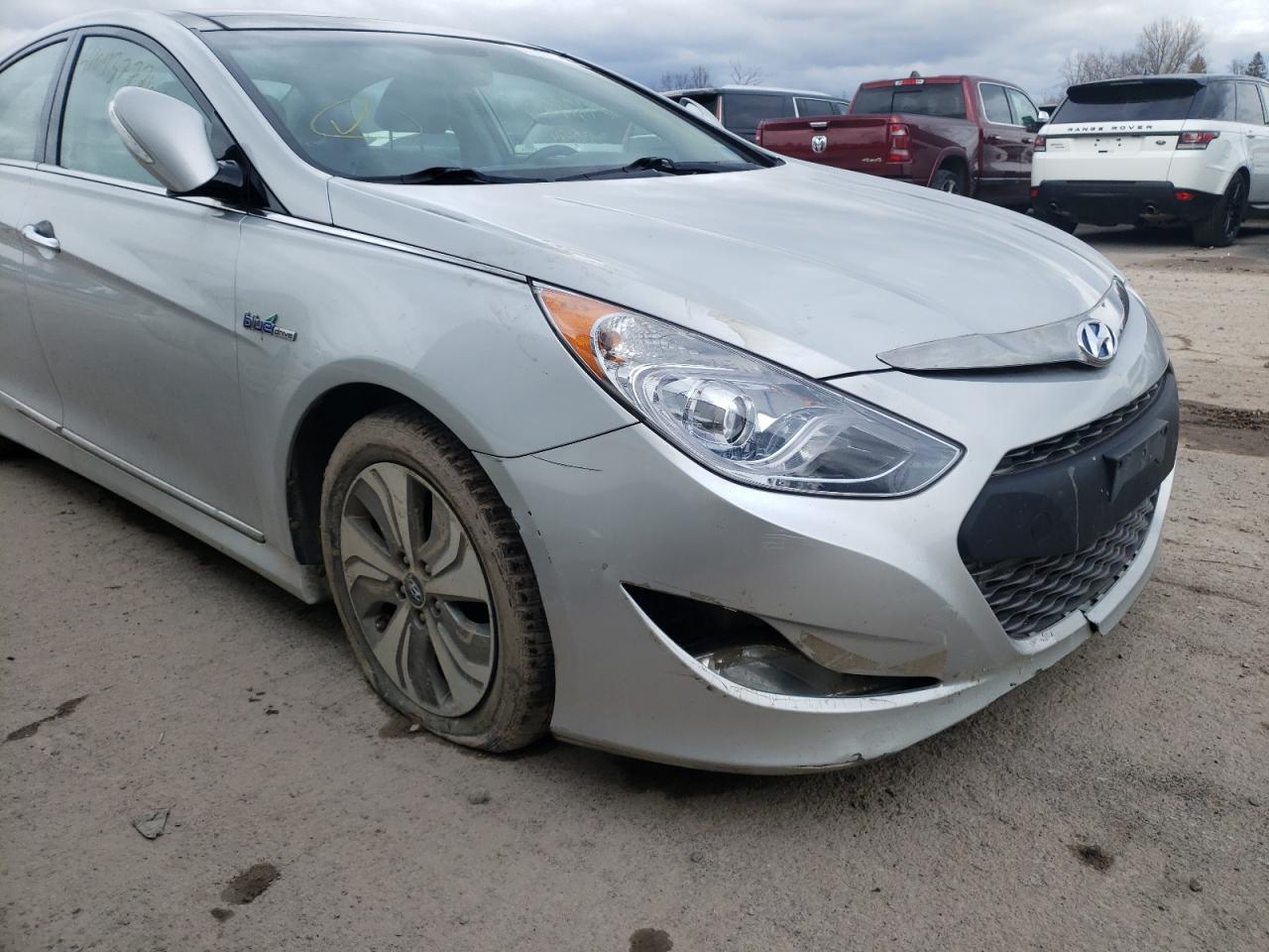 Photo 9 from auction – 2014 HYUNDAI SONATA HYB with VIN KMHEC4A47EA105685