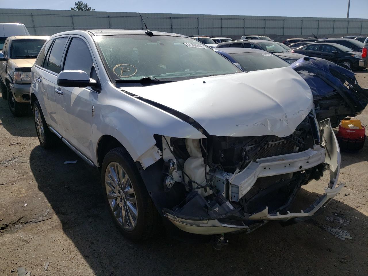 LINCOLN MKX 2011 with VIN 2LMDJ6JK3BBJ21186 - Photo from auction