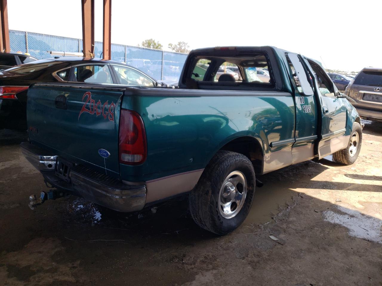 Photo 4 from auction – 1997 FORD F150 with VIN 1FTDX1767VNC60130