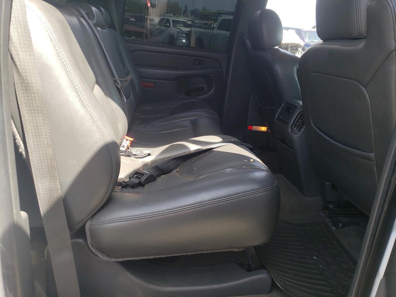 Photo 6 from auction – 2005 CHEVROLET SILVERADO with VIN 1GCHC23285F884308