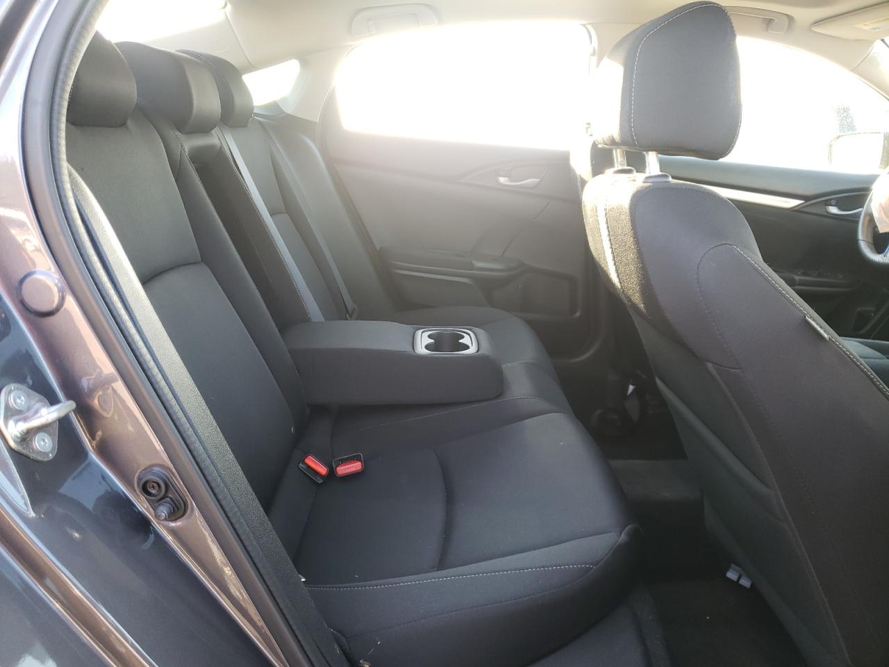 Photo 6 from auction – 2017 HONDA CIVIC EX with VIN 19XFC2F7XHE061392