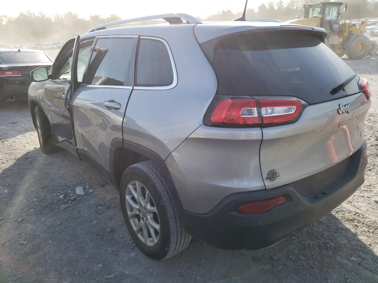 Photo 3 from auction – 2016 JEEP CHEROKEE L with VIN 1C4PJLCSXGW329807
