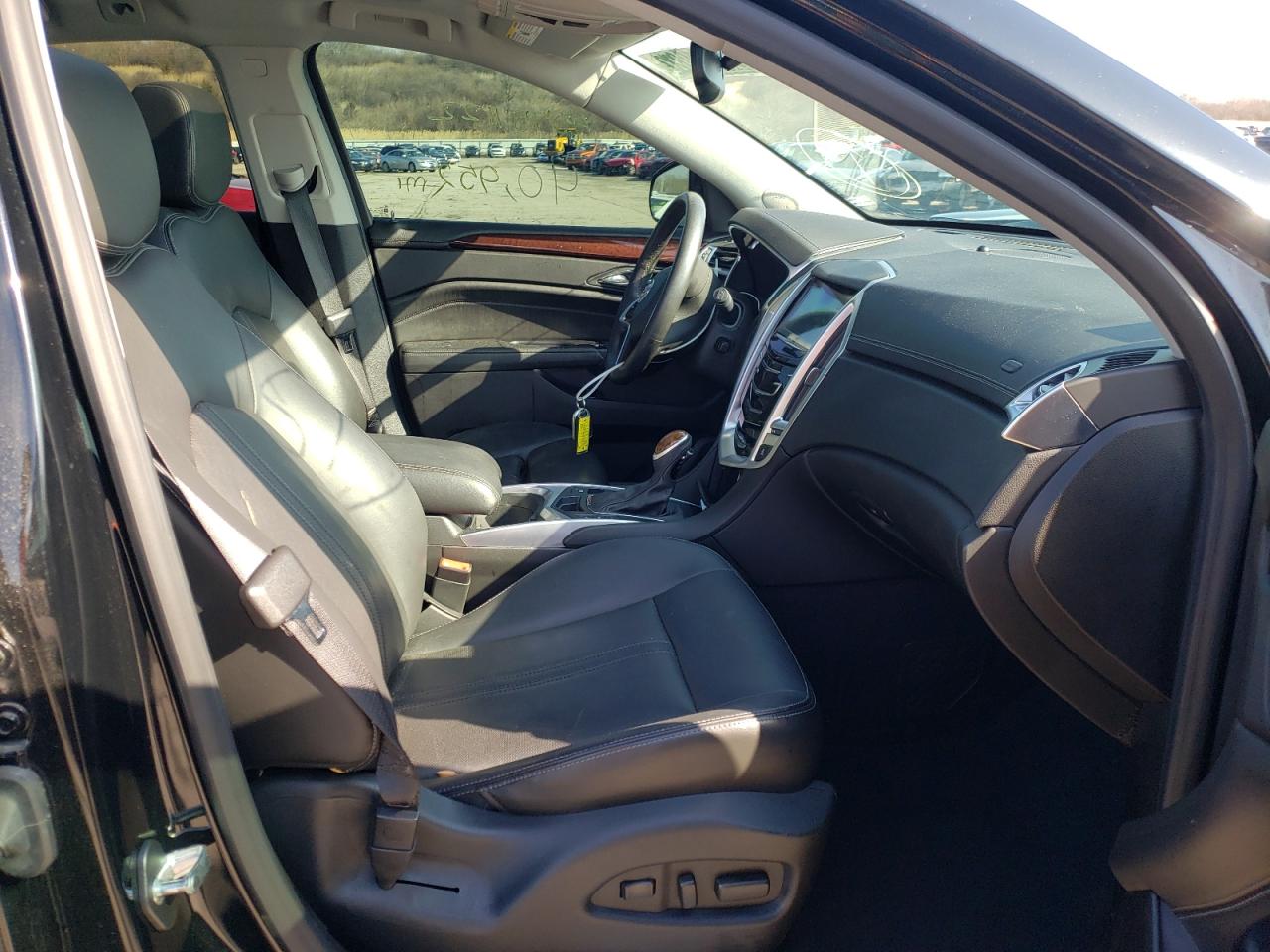 Photo 5 from auction – 2015 CADILLAC SRX LUXURY with VIN 3GYFNEE38FS621185