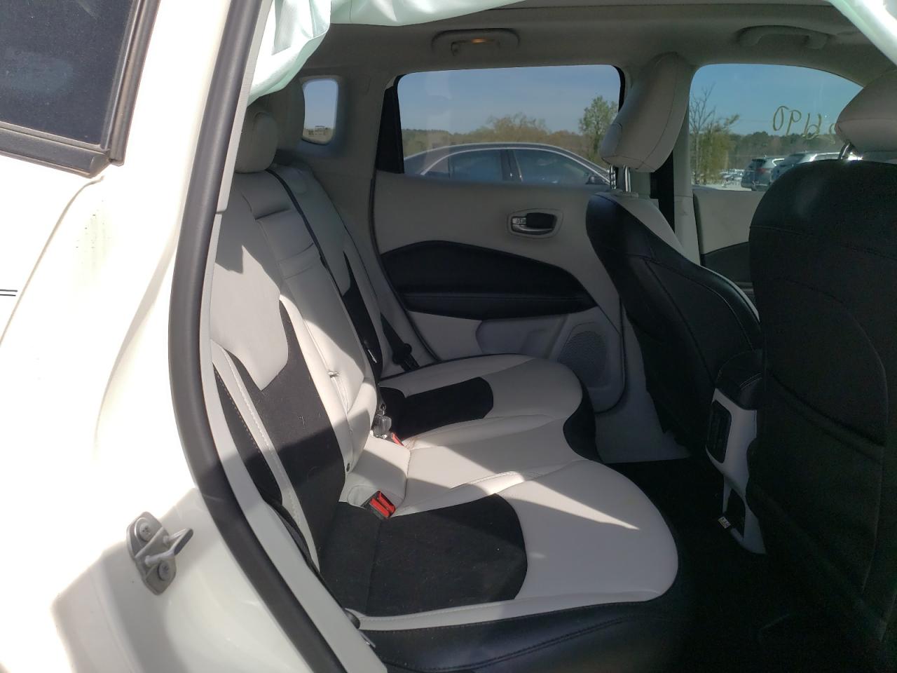 Photo 6 from auction – 2019 JEEP COMPASS LA with VIN 3C4NJCBB1KT615486