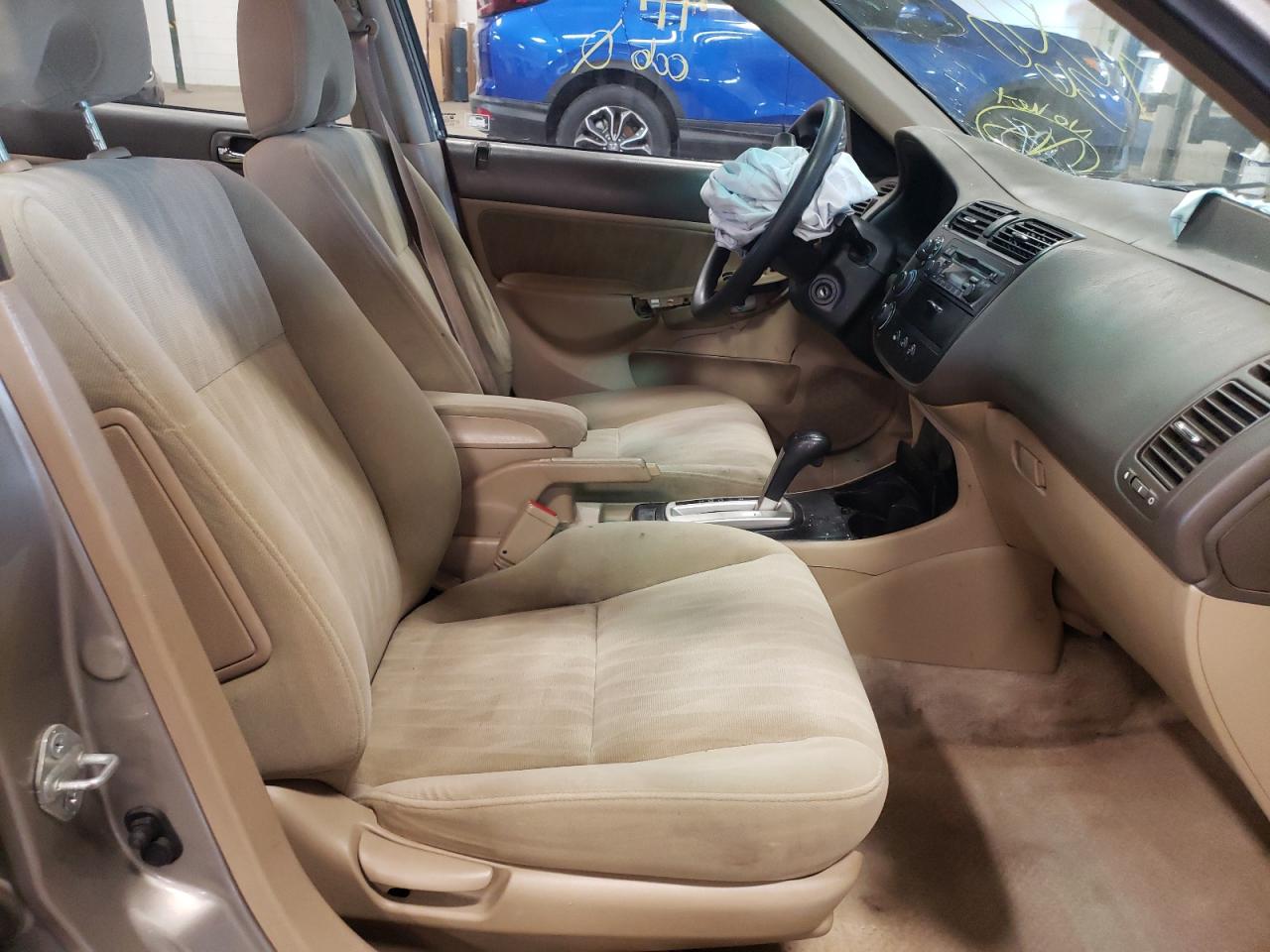 Photo 5 from auction – 2005 HONDA CIVIC LX with VIN 2HGES166X5H590052