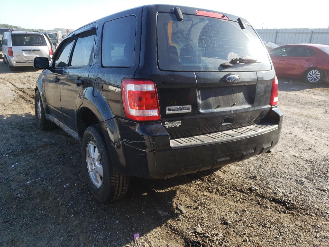Foto 3 de la subasta – 2011 FORD ESCAPE XLS con VIN 1FMCU0C74BKC21517
