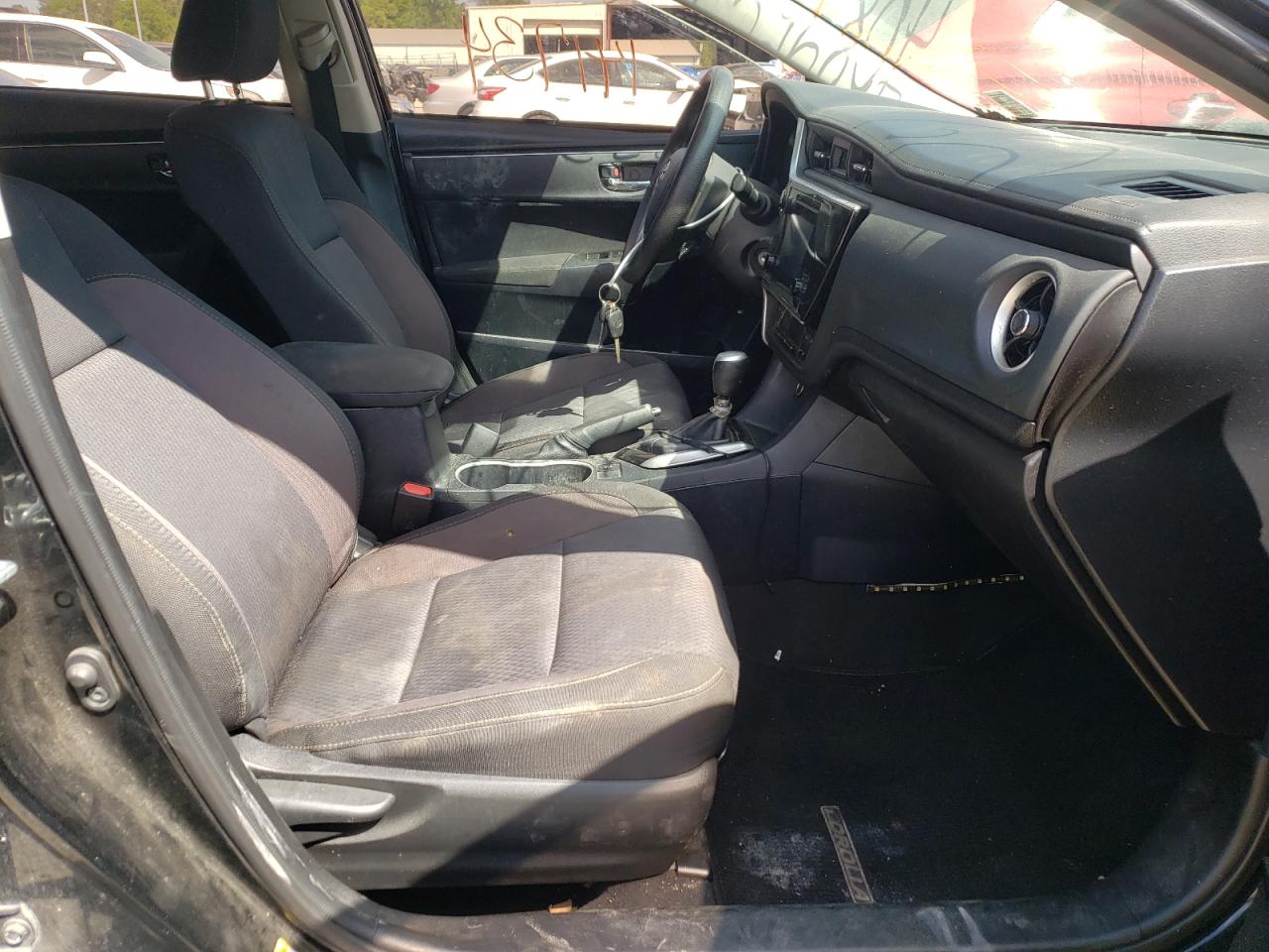 Photo 5 from auction – 2018 TOYOTA COROLLA L with VIN 2T1BURHE5JC964604